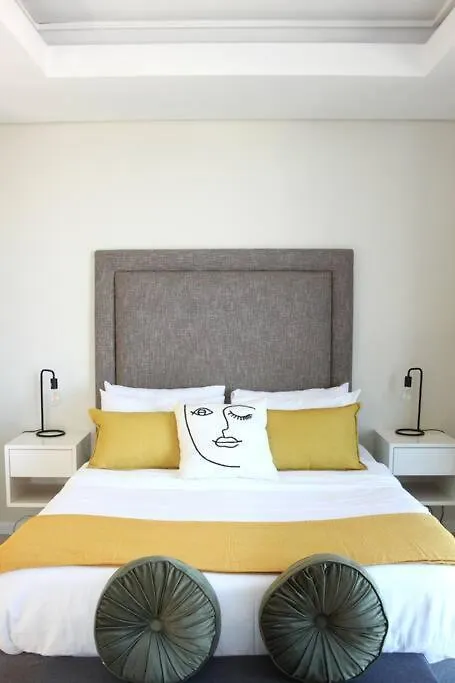 The Crystal Towers One-Bedroom Studio Kapstadt Apartment