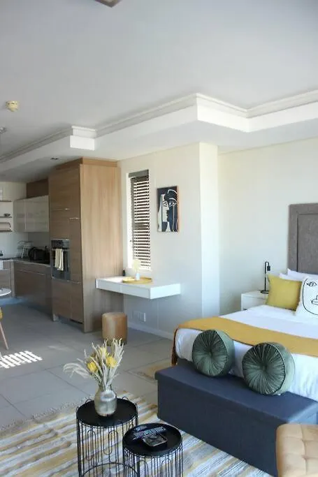 The Crystal Towers One-Bedroom Studio Kapstadt 0*,