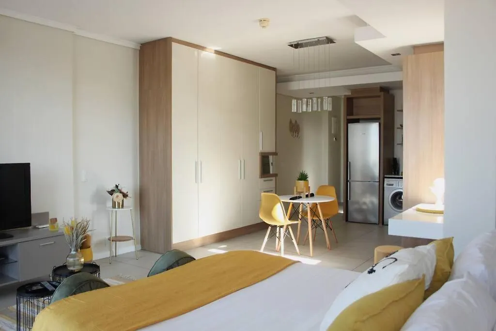 The Crystal Towers One-Bedroom Studio Kapstadt